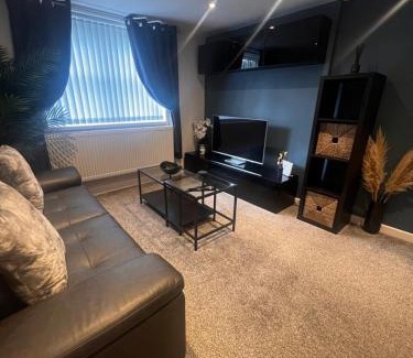 Gilwern House | Ty Daisy, Gilwern