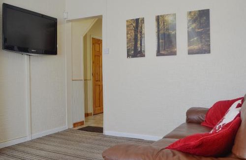 Ammanford House | Ty Draw