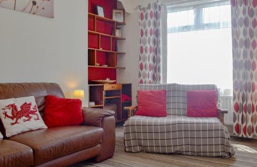 Ammanford House | Ty Draw