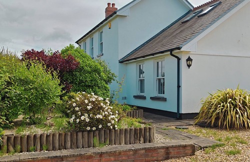 Llanrhidian Higher House | Ty Gors - Three Bedroom House, Sleeps 6