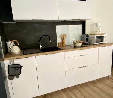 Vannes Apartment | Ty Guenhaël petite maisonnette avec extérieur intra-muros proche port de Vannes