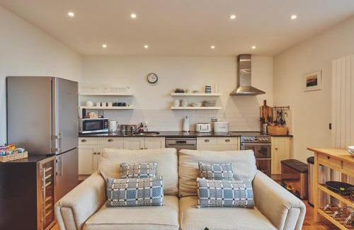 Oxwich House | Ty Gwawr