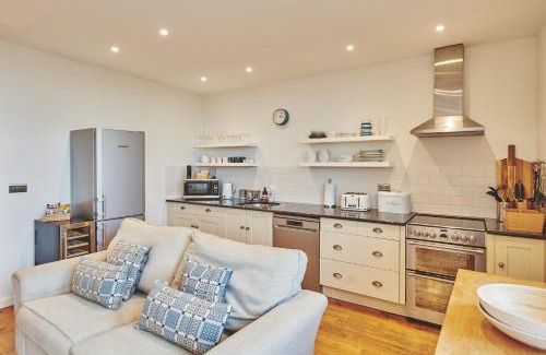 Oxwich House | Ty Gwawr
