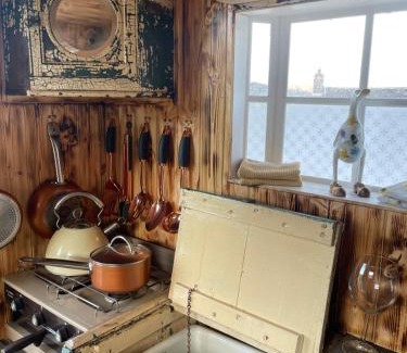 Talybont-on-Usk Ski Chalet | Ty Gwenyn, Coity Bach