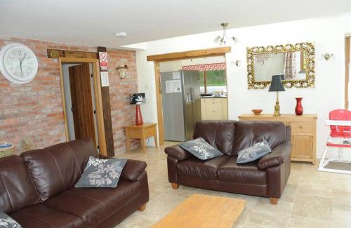 Fishguard House | Ty-Hapus cottage