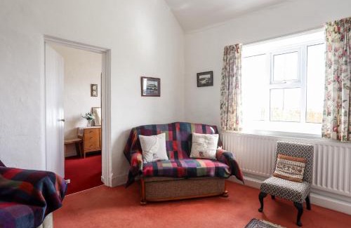 Beaumaris House | Ty Hir