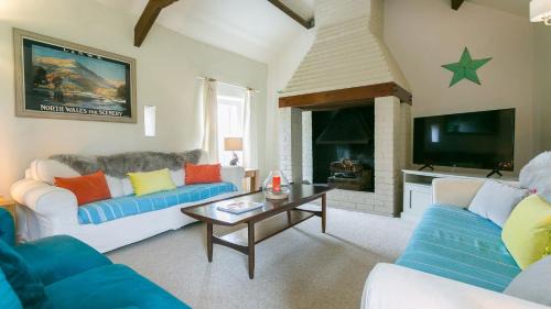 Brynsiencyn House | Ty Poeth