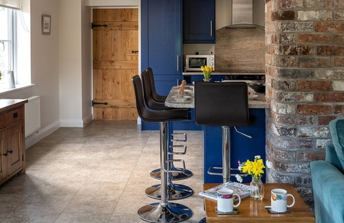 Llanrwst Cottage | Ty r Efail - Three Bedroom Cottage, Sleeps 8