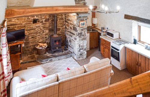 Llanybydder House | Ty Tarw - Uk46189