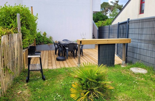Combrit Apartment | Ty Treustel - Two Bedroom Apartment, Sleeps 6
