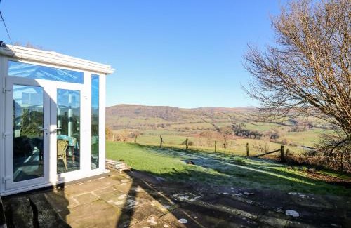 Llanfihangel Tal-y-llyn House | Ty Twmp Tump Cottage