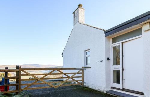 Llanfihangel Tal-y-llyn House | Ty Twmp Tump Cottage