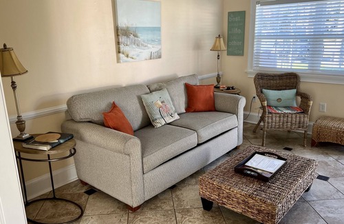 Tybee Island Condo | Tybee Time is the place to be for Spring Break! Great Rates, Book today!☀️