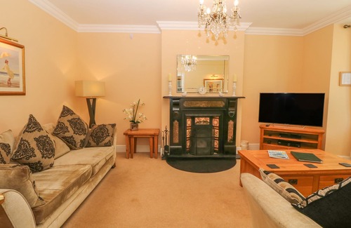 Talybont Cottage | TYDDYN GORONWY, family friendly, luxury holiday cottage in Talybont