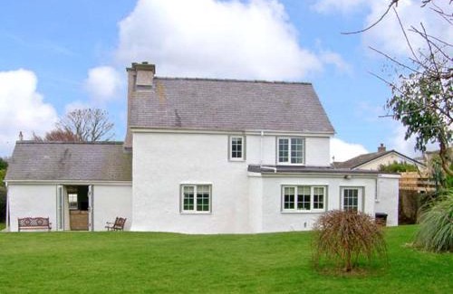 Cemaes Bay House | Tyddyn Gyrfa Cottage