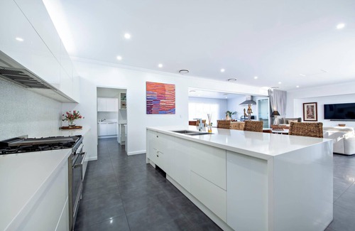 Dubbo House | Tyelunga - Pool Retreat, Ultimate Entertainer