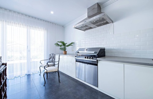 Dubbo House | Tyelunga - Pool Retreat, Ultimate Entertainer