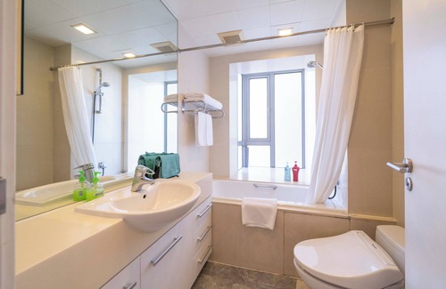 Xujiahui Bed & Breakfast | Tyms Bright 2BR 1BA Apt Yongxin Century
