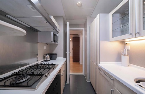 Xujiahui Bed & Breakfast | Tyms Elegant 2BR 1BA Apt Yongxin Century