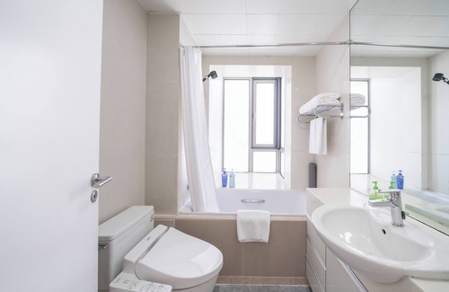 Xujiahui Bed & Breakfast | Tyms Elegant 2BR 1BA Apt Yongxin Century