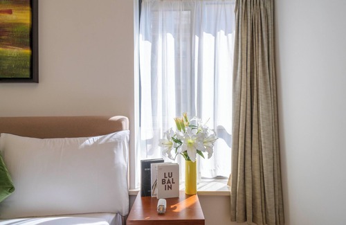 Xujiahui Bed & Breakfast | Tyms Luxury 2BR 1BA Apt Xujiahui Shops