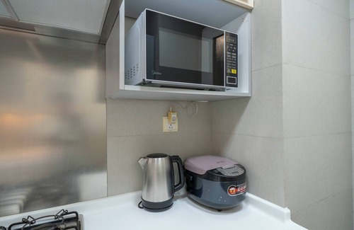Xujiahui Bed & Breakfast | Tyms Luxury 2BR 1BA Apt Xujiahui Shops