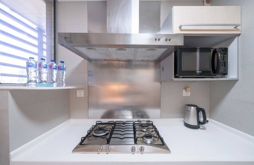 Xujiahui Bed & Breakfast | Tyms Modern 2BR 1BA Suite Xujiahui Metro