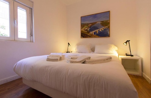 Alfama Apartment | Typical Tailor Made Flat in Central Graça
