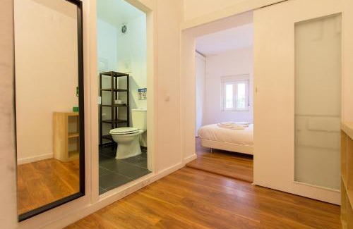 Alfama Apartment | Typical Tailor Made Flat in Central Graça