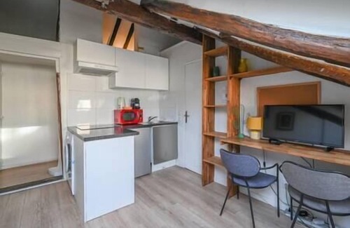 Bonne-Nouvelle Apartment | typically Parisian apartment