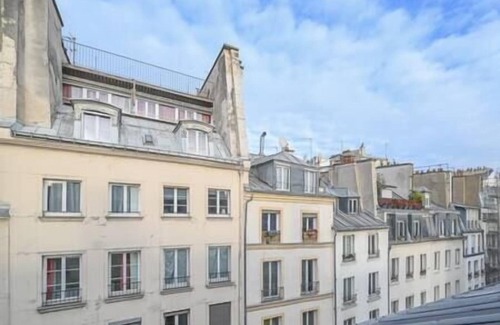Bonne-Nouvelle Apartment | typically Parisian apartment