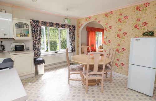 Llanbedrog Cottage | TY’R GLYN, pet friendly, country holiday cottage in Llanbedrog