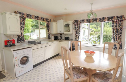 Llanbedrog Cottage | TY’R GLYN, pet friendly, country holiday cottage in Llanbedrog