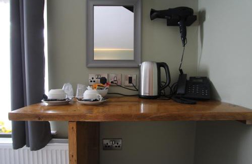 Old St Mellons Hotel | Tyr Winch