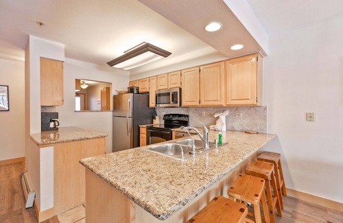 Four O'Clock Condo | Tyra Chalet Condo: Ski-In/Ski-Out