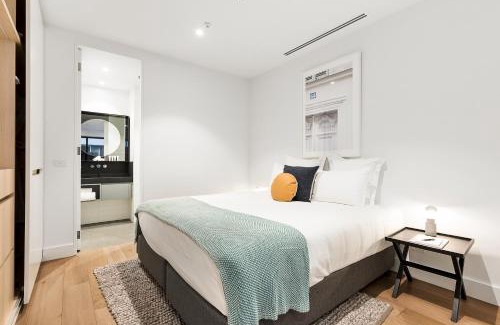 Melbourne Apartment | Tyrian Albert Park Lake