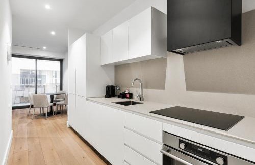 Melbourne Apartment | Tyrian Albert Park Lake