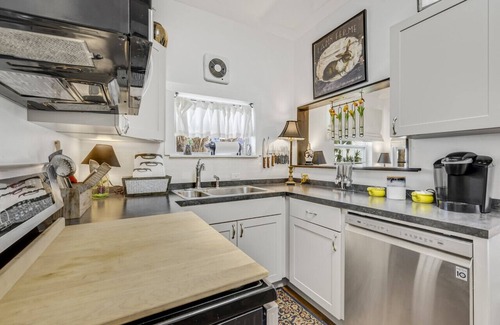 Cedar Key House | Tyson House is historic, beautifully restored, convenient to beach & restaurants