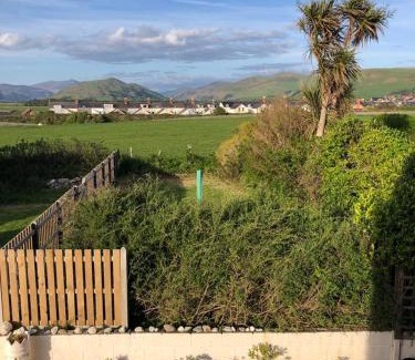 Tywyn Apartment | Tywyn seaside apartment with Mountain View