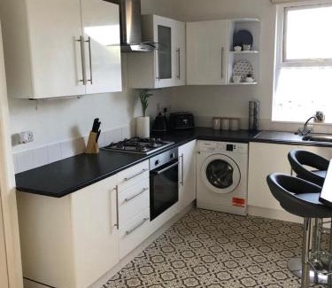 Tywyn Apartment | Tywyn seaside apartment with Mountain View