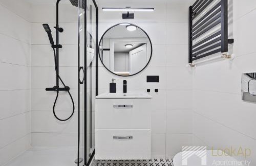 Lodz Apartment | U Fabrykanta by LookAp