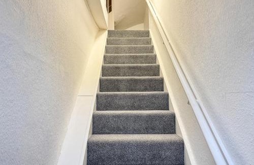 Pontrilas Apartment | U&R Stays - The Snug