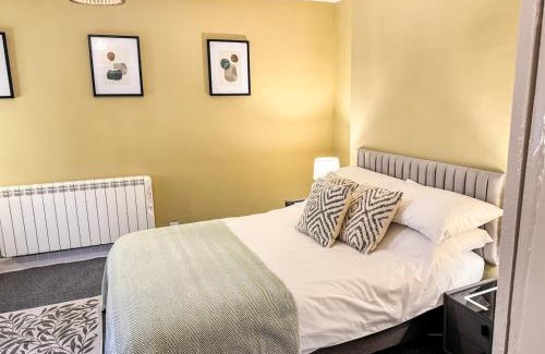 Pontrilas Apartment | U&R Stays - The Snug