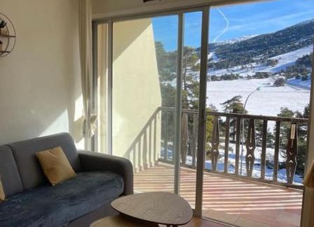 Greolieres les Neiges Apartment | U061 - Grand studio rénové - Vue montagne