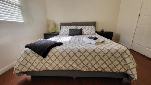 Garfield Apartment | U1 - Entire 2 BR APT in DT PHX with pkg