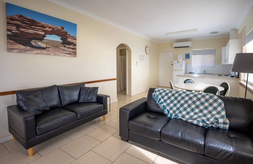 Kalbarri Apartment | U1 Family friendly accommodation directly across from the Beach, Murchison River