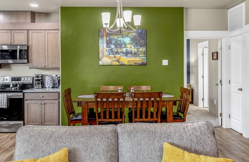 Medford Condo | U4 - Peloton Bike - Stunning Themed Home - 2 King Beds - Fast 1G WiFi