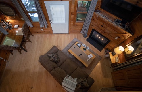 Helen Cabin | Uber Helen; Walk to town, Fireplace, CLEAN