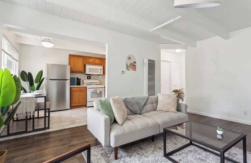 Poets Corner Apartment | UC Proximity - Cozy City Stay - Free Parking Spot
