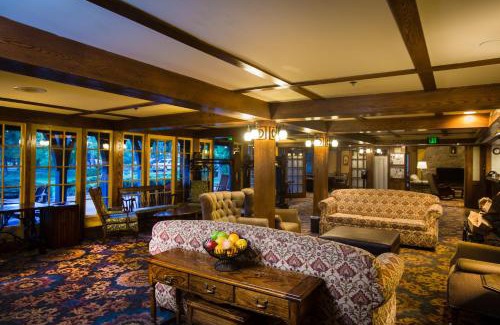 Lake Arrowhead Hotel | UCLA Lake Arrowhead Lodge